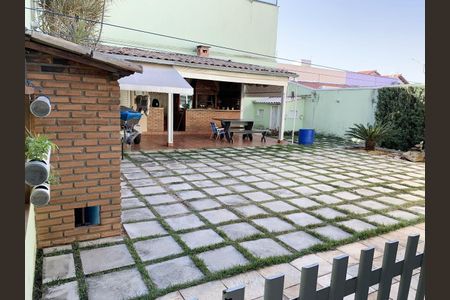 Casa à venda com 380m², 4 quartos e 5 vagas