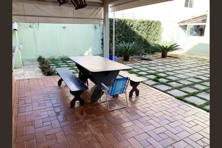 Casa à venda com 380m², 4 quartos e 5 vagas