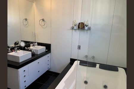 Casa à venda com 380m², 4 quartos e 5 vagas