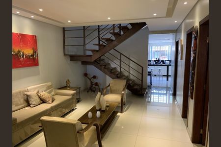 Casa à venda com 380m², 4 quartos e 5 vagas