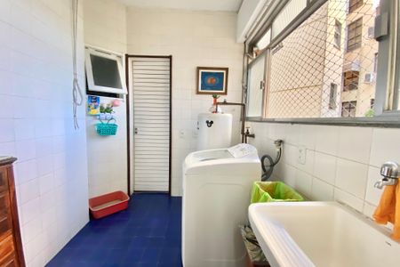 Apartamento à venda com 140m², 3 quartos e 2 vagasÁrea de Serviço