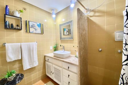 Apartamento à venda com 140m², 3 quartos e 2 vagasBanheiro social