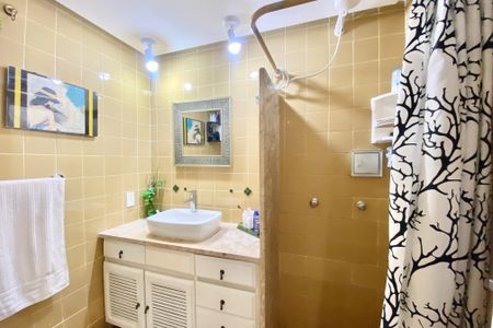 Apartamento à venda com 140m², 3 quartos e 2 vagasBanheiro social