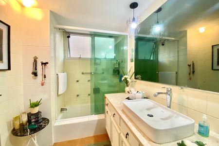 Apartamento à venda com 140m², 3 quartos e 2 vagasBanheiro da Suíte 3