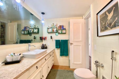 Apartamento à venda com 140m², 3 quartos e 2 vagasBanheiro social