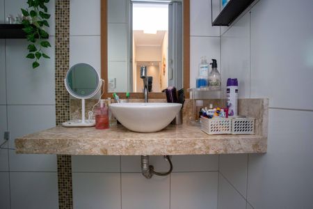 Apartamento à venda com 70m², 2 quartos e 2 vagasBanheiro Social