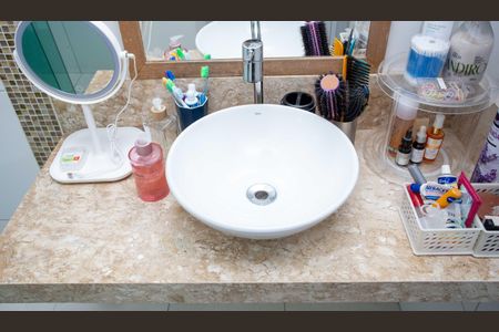 Apartamento à venda com 70m², 2 quartos e 2 vagasBanheiro Social