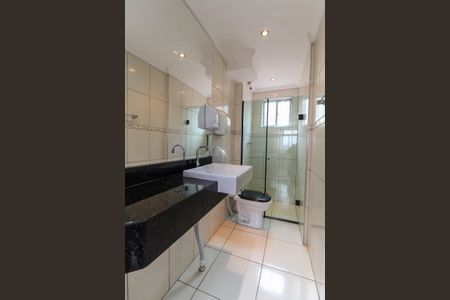 Apartamento à venda com 45m², 2 quartos e 1 vaga Apartamento à venda com 45m², 2 quartos e 1 vagaBanheiro Social