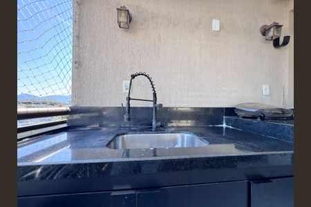 Apartamento à venda com 150m², 3 quartos e 2 vagas Apartamento à venda com 150m², 3 quartos e 2 vagasCozinha e Área de Serviço