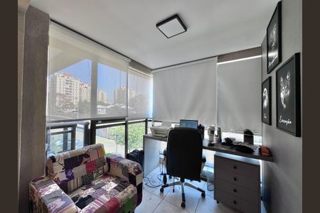 Apartamento à venda com 150m², 3 quartos e 2 vagas Apartamento à venda com 150m², 3 quartos e 2 vagasEscritório