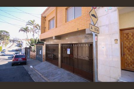 Casa à venda com 165m², 4 quartos e 2 vagas Casa à venda com 165m², 4 quartos e 2 vagasFachada