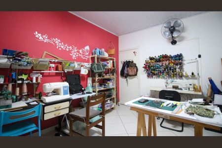 Casa à venda com 165m², 4 quartos e 2 vagas Casa à venda com 165m², 4 quartos e 2 vagasQuarto 1