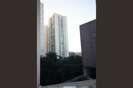Apartamento à venda com 77m², 3 quartos e 2 vagas Apartamento à venda com 77m², 3 quartos e 2 vagasVista da Área de Serviço