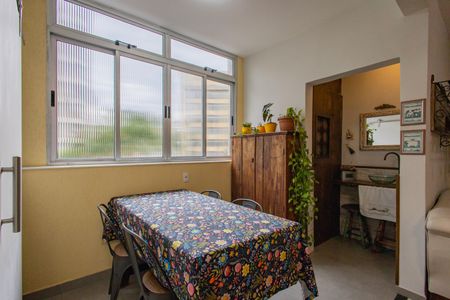 Apartamento à venda com 100m², 3 quartos e 2 vagasSala