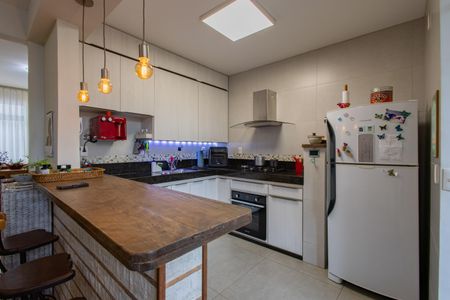 Apartamento à venda com 100m², 3 quartos e 2 vagasCozinha