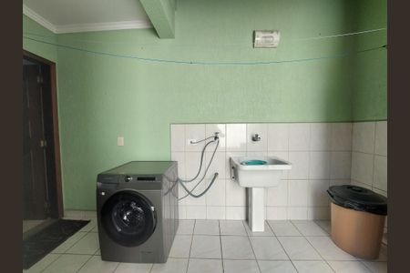 Casa à venda com 150m², 3 quartos e 4 vagas Casa à venda com 150m², 3 quartos e 4 vagasÁrea de Serviço