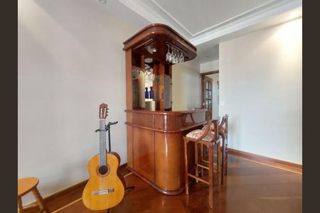 Casa à venda com 150m², 3 quartos e 4 vagas Casa à venda com 150m², 3 quartos e 4 vagasSala