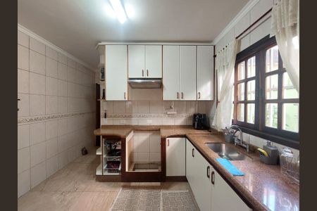 Casa à venda com 150m², 3 quartos e 4 vagas Casa à venda com 150m², 3 quartos e 4 vagasCozinha