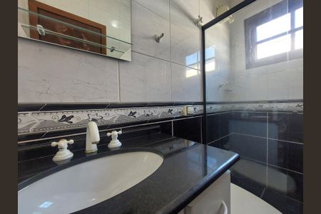 Casa à venda com 150m², 3 quartos e 4 vagas Casa à venda com 150m², 3 quartos e 4 vagasBanheiro Suíte 2