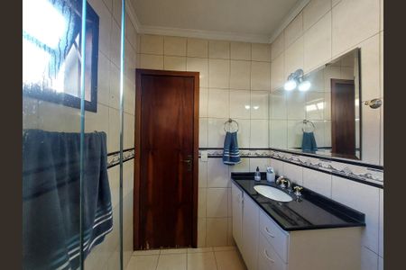 Casa à venda com 150m², 3 quartos e 4 vagas Casa à venda com 150m², 3 quartos e 4 vagasBanheiro Suíte 2