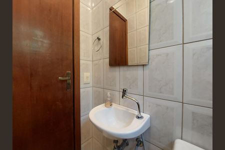Casa à venda com 150m², 3 quartos e 4 vagas Casa à venda com 150m², 3 quartos e 4 vagasÁrea de Lazer/*Lavabo