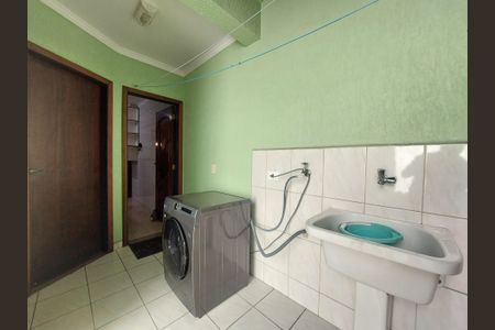 Casa à venda com 150m², 3 quartos e 4 vagas Casa à venda com 150m², 3 quartos e 4 vagasÁrea de Serviço