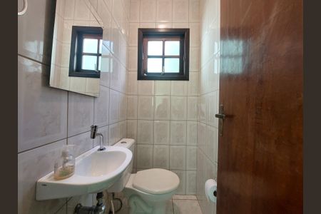 Casa à venda com 150m², 3 quartos e 4 vagas Casa à venda com 150m², 3 quartos e 4 vagasÁrea de Lazer/*Lavabo