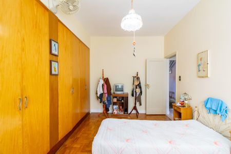 Casa à venda com 300m², 3 quartos e 3 vagas Casa à venda com 300m², 3 quartos e 3 vagasSuíte