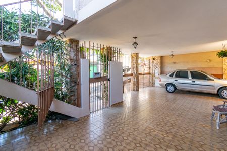 Casa à venda com 300m², 3 quartos e 3 vagas Casa à venda com 300m², 3 quartos e 3 vagasGaragem