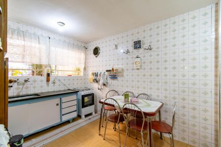 Casa à venda com 300m², 3 quartos e 3 vagas Casa à venda com 300m², 3 quartos e 3 vagasCozinha