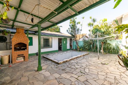 Casa à venda com 300m², 3 quartos e 3 vagas Casa à venda com 300m², 3 quartos e 3 vagasQuintal/ Piscina