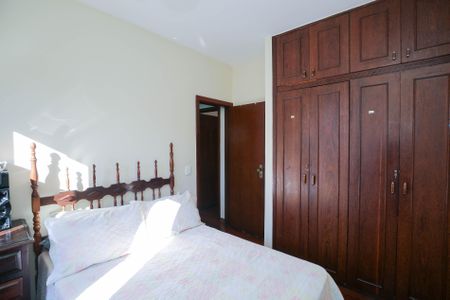 Apartamento à venda com 125m², 3 quartos e 2 vagasQuarto 2