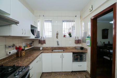 Apartamento à venda com 125m², 3 quartos e 2 vagasCozinha