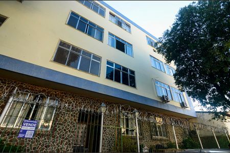 Apartamento à venda com 96m², 2 quartos e sem vaga Apartamento à venda com 96m², 2 quartos e sem vagaFachada