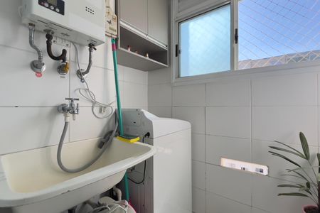 Apartamento à venda com 44m², 2 quartos e 1 vaga Apartamento à venda com 44m², 2 quartos e 1 vagaCozinha e Área de Serviço