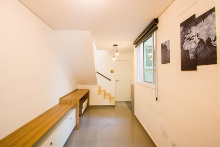 Casa de condomínio para alugar com 72m², 1 quarto e 1 vaga Casa de condomínio para alugar com 72m², 1 quarto e 1 vagaSala