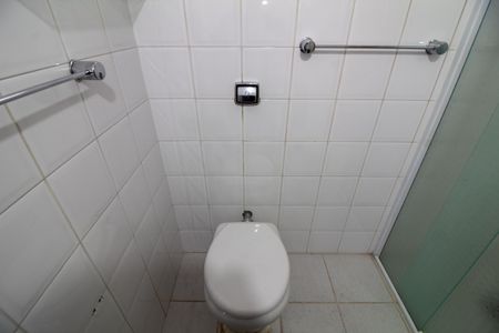 Casa à venda com 101m², 2 quartos e 2 vagas Casa à venda com 101m², 2 quartos e 2 vagasBanheiro Social