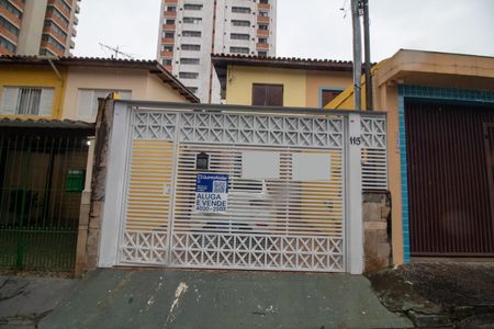 Casa à venda com 101m², 2 quartos e 2 vagas Casa à venda com 101m², 2 quartos e 2 vagasFachada