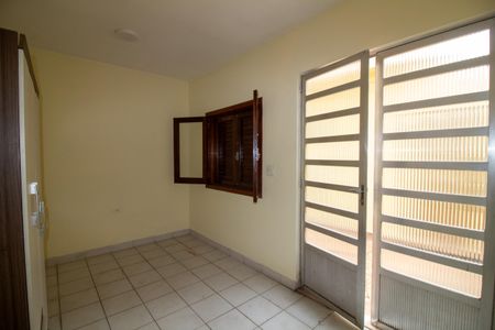 Casa à venda com 101m², 2 quartos e 2 vagas Casa à venda com 101m², 2 quartos e 2 vagasQuarto de Serviço