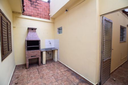 Casa à venda com 101m², 2 quartos e 2 vagas Casa à venda com 101m², 2 quartos e 2 vagasChurrasqueira