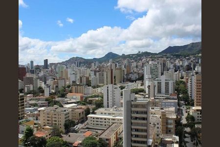 Apartamento à venda com 75m², 2 quartos e 1 vagaVista