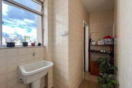 Apartamento à venda com 75m², 2 quartos e 1 vagaÁrea de Serviço e banheiro de serviço