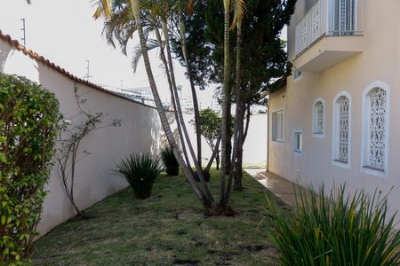 Casa à venda com 340m², 5 quartos e 6 vagas Casa à venda com 340m², 5 quartos e 6 vagasÁrea comum