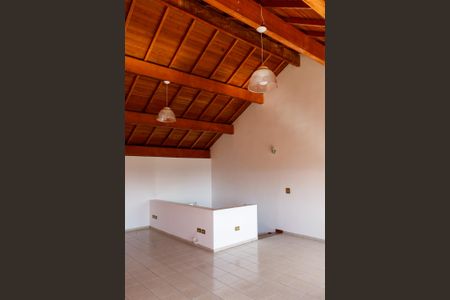 Casa à venda com 340m², 5 quartos e 6 vagas Casa à venda com 340m², 5 quartos e 6 vagasÁrea comum