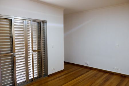 Casa à venda com 340m², 5 quartos e 6 vagas Casa à venda com 340m², 5 quartos e 6 vagasSuíte 2