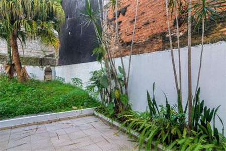 Casa à venda com 240m², 3 quartos e 5 vagas