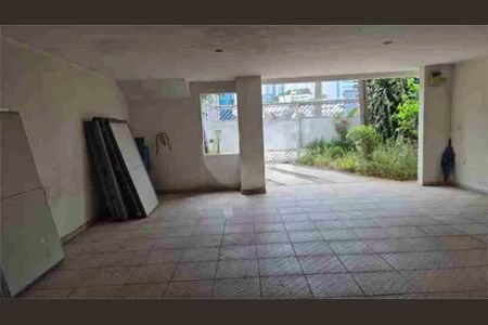 Casa à venda com 240m², 3 quartos e 5 vagas