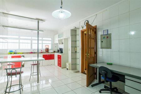 Casa à venda com 240m², 3 quartos e 5 vagas