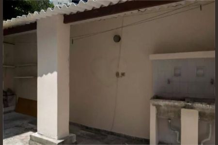 Casa à venda com 227m², 3 quartos e 2 vagas