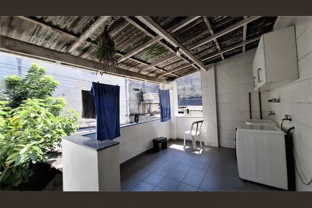 Casa à venda com 160m², 4 quartos e 5 vagas